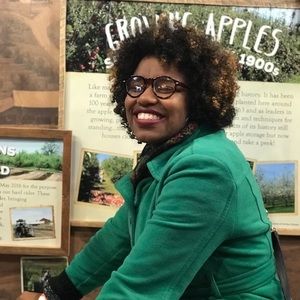 Meet your Posher, Laura